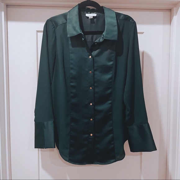 Calvin Klein Tops - Calvin Klein silk-like luxurious green blouse - M